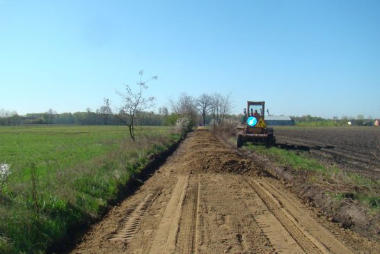 Droga gminna Dębówka w trakcie prowadzonych prac zd. nr. 8