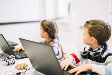Gmina Młodzieszyn z dofinansowaniem na zakup komputerów dla uczniów