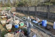 Prace remontowe i wymiana ostatnich krzyży na cmentarzu wojennym w Juliopolu