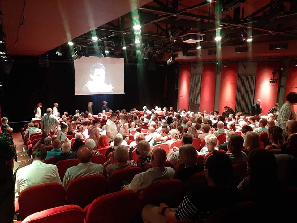 Kulturalny wieczór w teatrze w ramach 