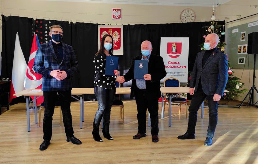 Bezpieczne przejścia w Gminie Młodzieszyn. Podpisano umowy z wykonawcą