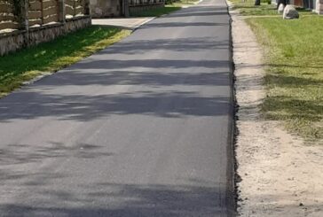 Nowa nakładka asfaltowa na drodze w Adamowej Górze