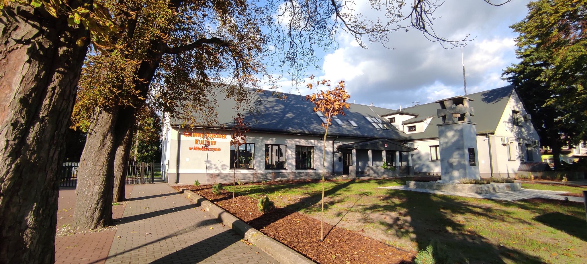 Konkurs na stanowisko Dyrektora GMINNEGO OŚRODKA KULTURY W MŁODZIESZYNIE