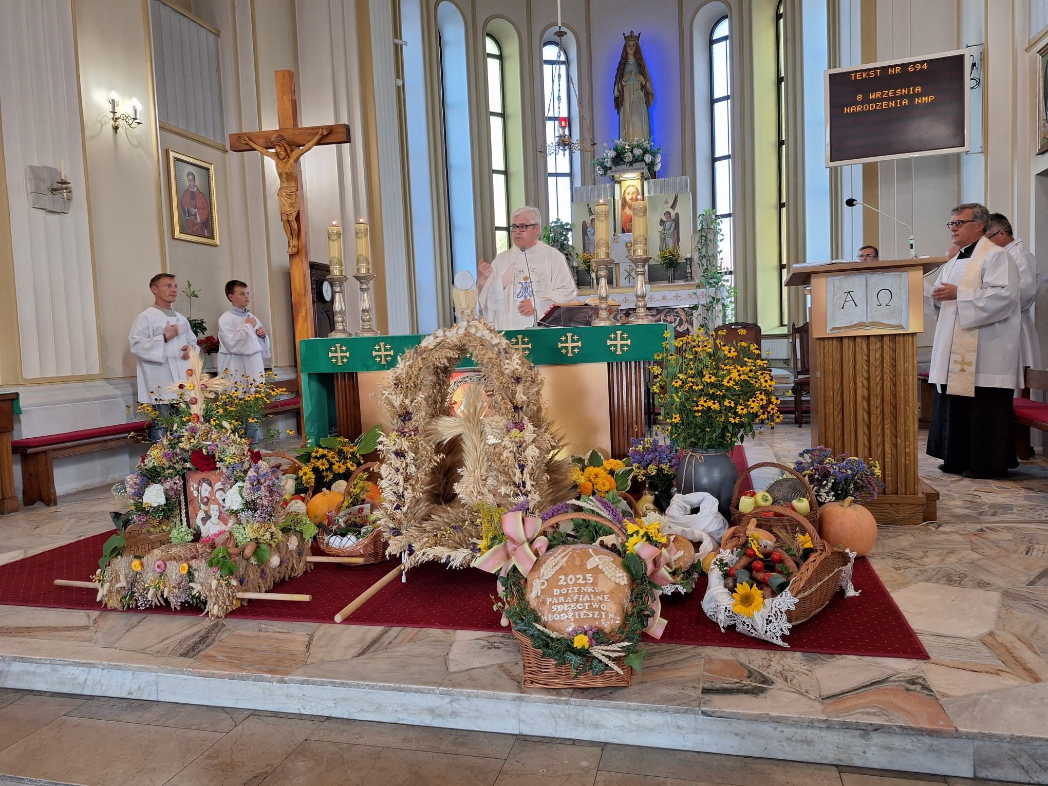 Dożynki Parafialne w Młodzieszynie połączone z odpustem.