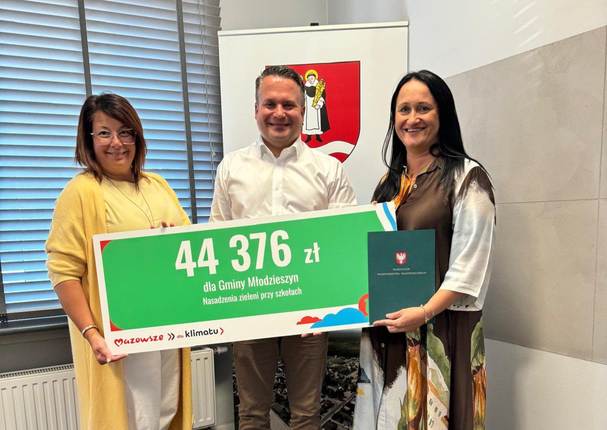 Szkoła w Młodzieszynie i Janowie z dofinansowaniem na nowe nasadzenia zieleni
