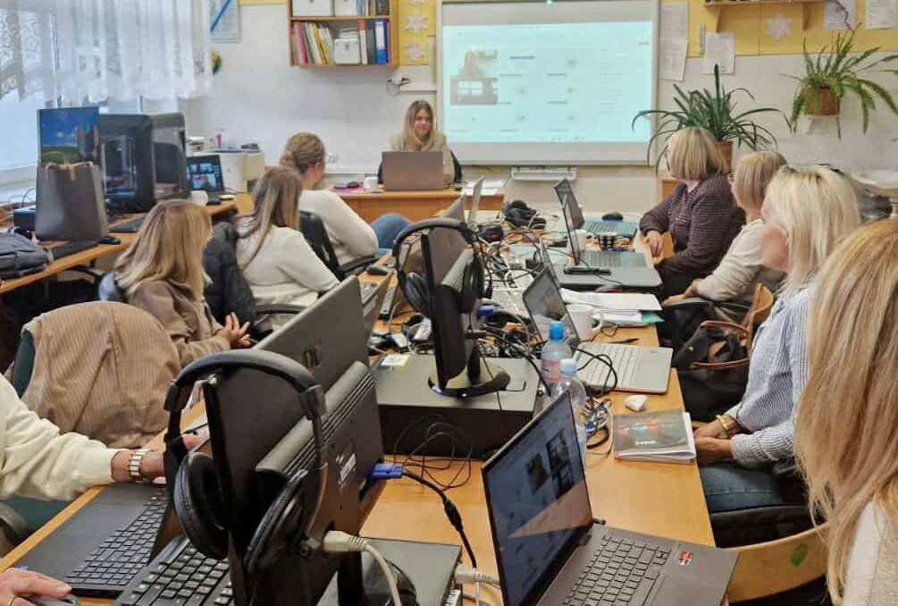 Szkolenia dla nauczycieli w ramach projektu E-kompetencje KPO i Zwiększania Odporności - kompetencje cyfrowe