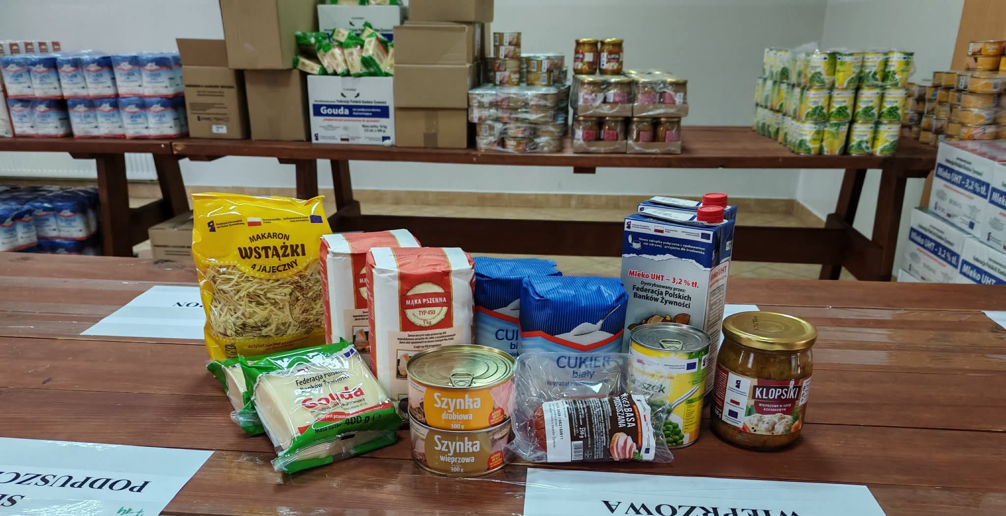 Pierwsze wydawanie paczek żywnościowych w ramach Podprogramu 2025 w gminie Młodzieszyn