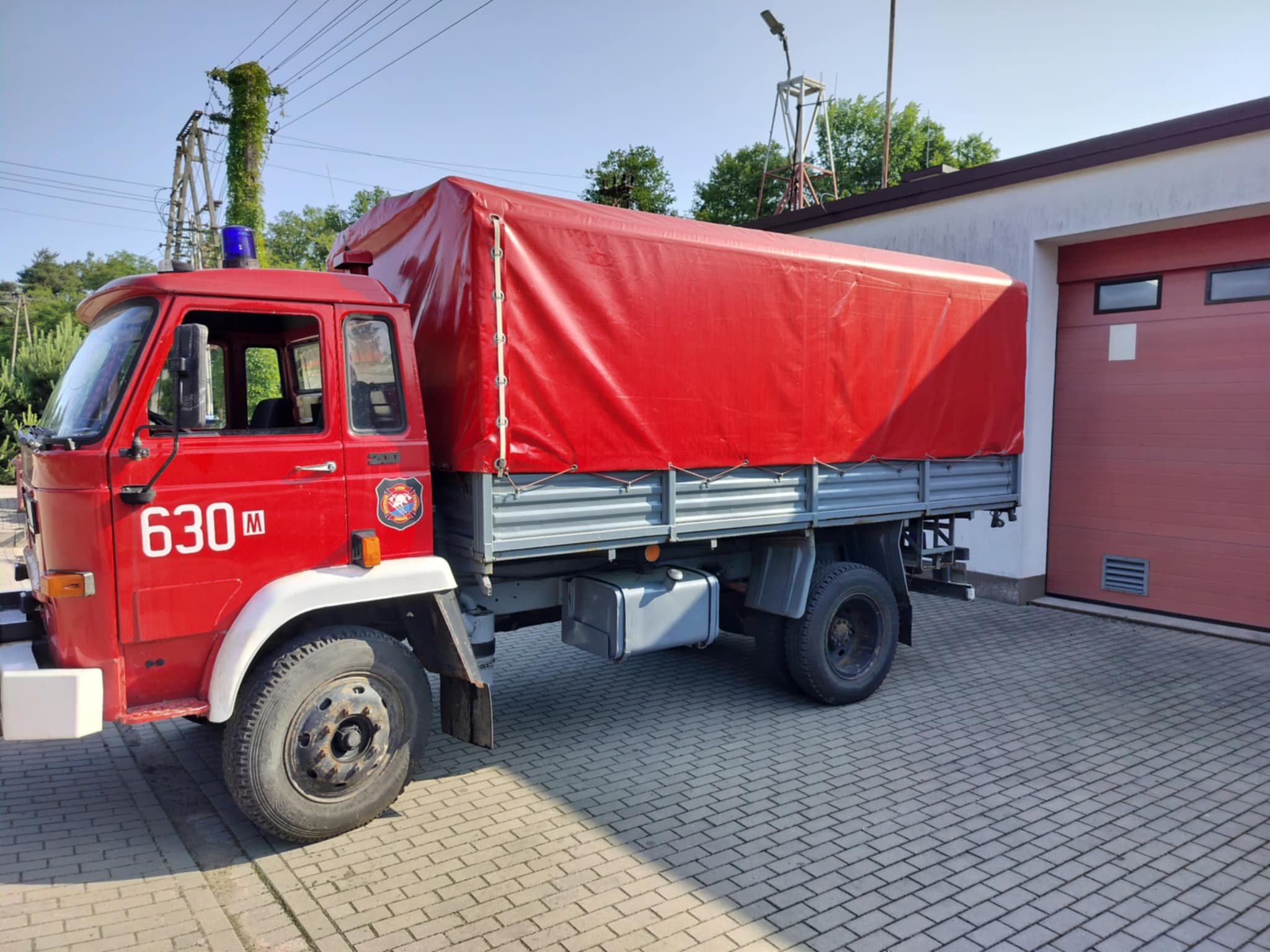 Sprzedaż mienia ruchomego - samochód pożarniczy STAR 200